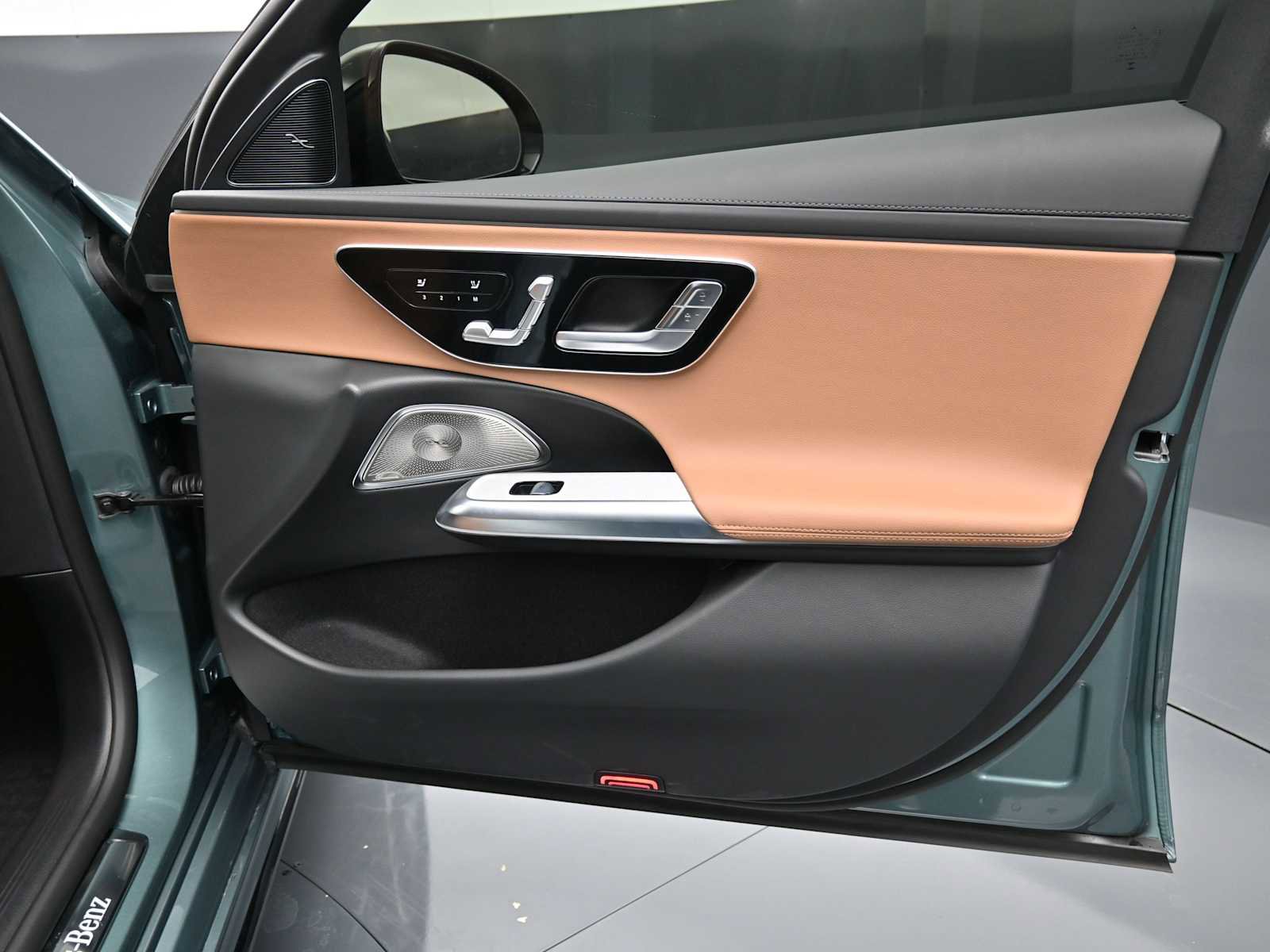 Used 2025 Mercedes-Benz E 450 4MATIC Sedan image 24