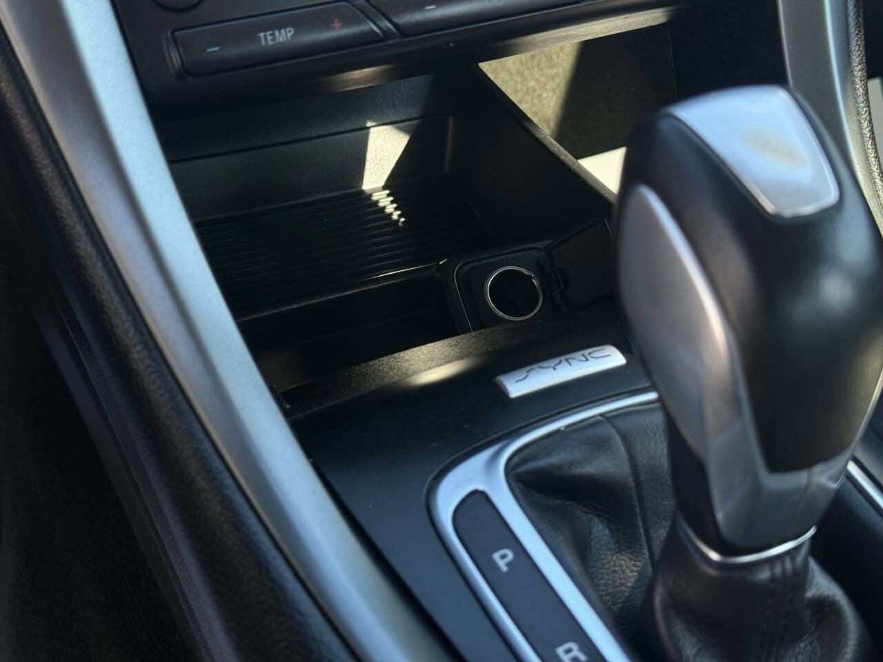 Used 2016 Ford Fusion Titanium image 25