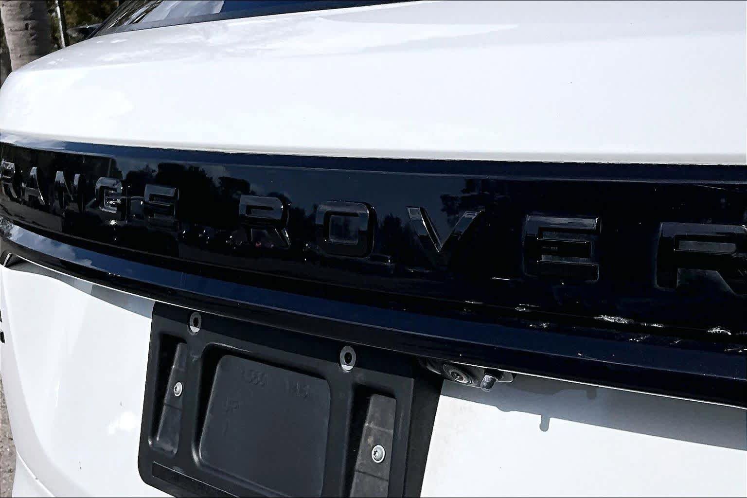 Used 2019 Land Rover Range Rover Velar R-Dynamic SE image 31