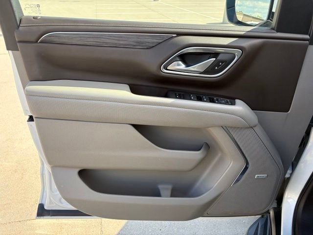 Certified 2022 GMC Yukon SLT w/ SLT Premium Package AWD/4WD image 18