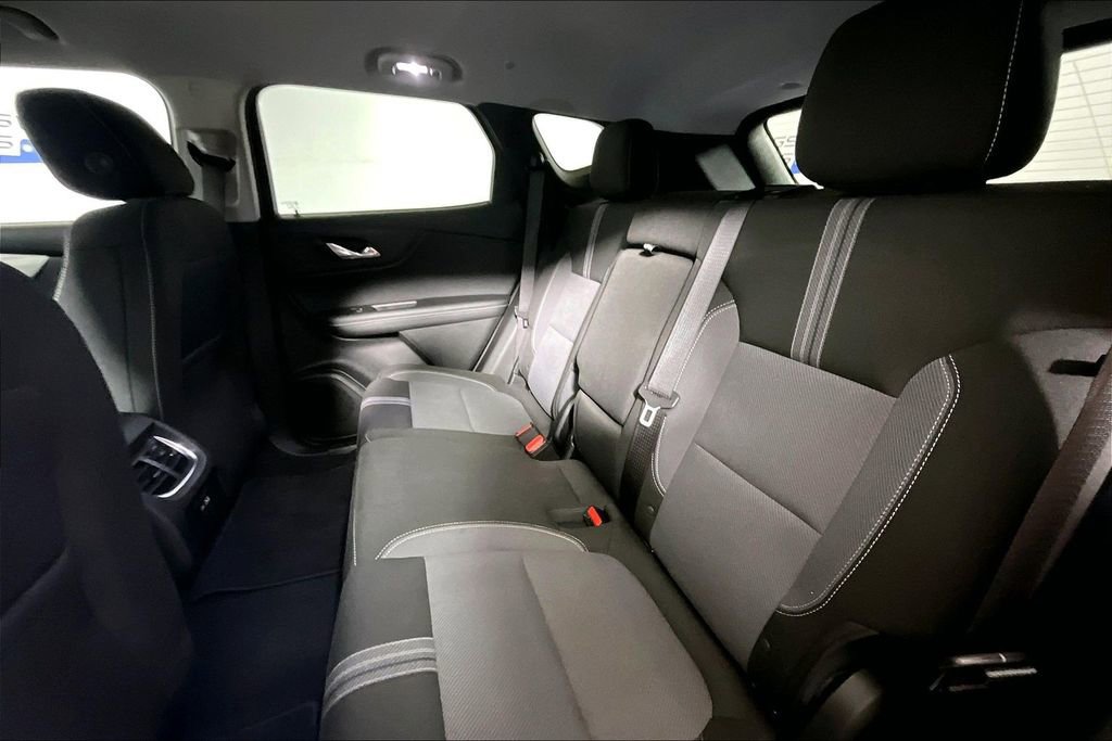 Used 2025 Chevrolet Blazer LT FWD image 21