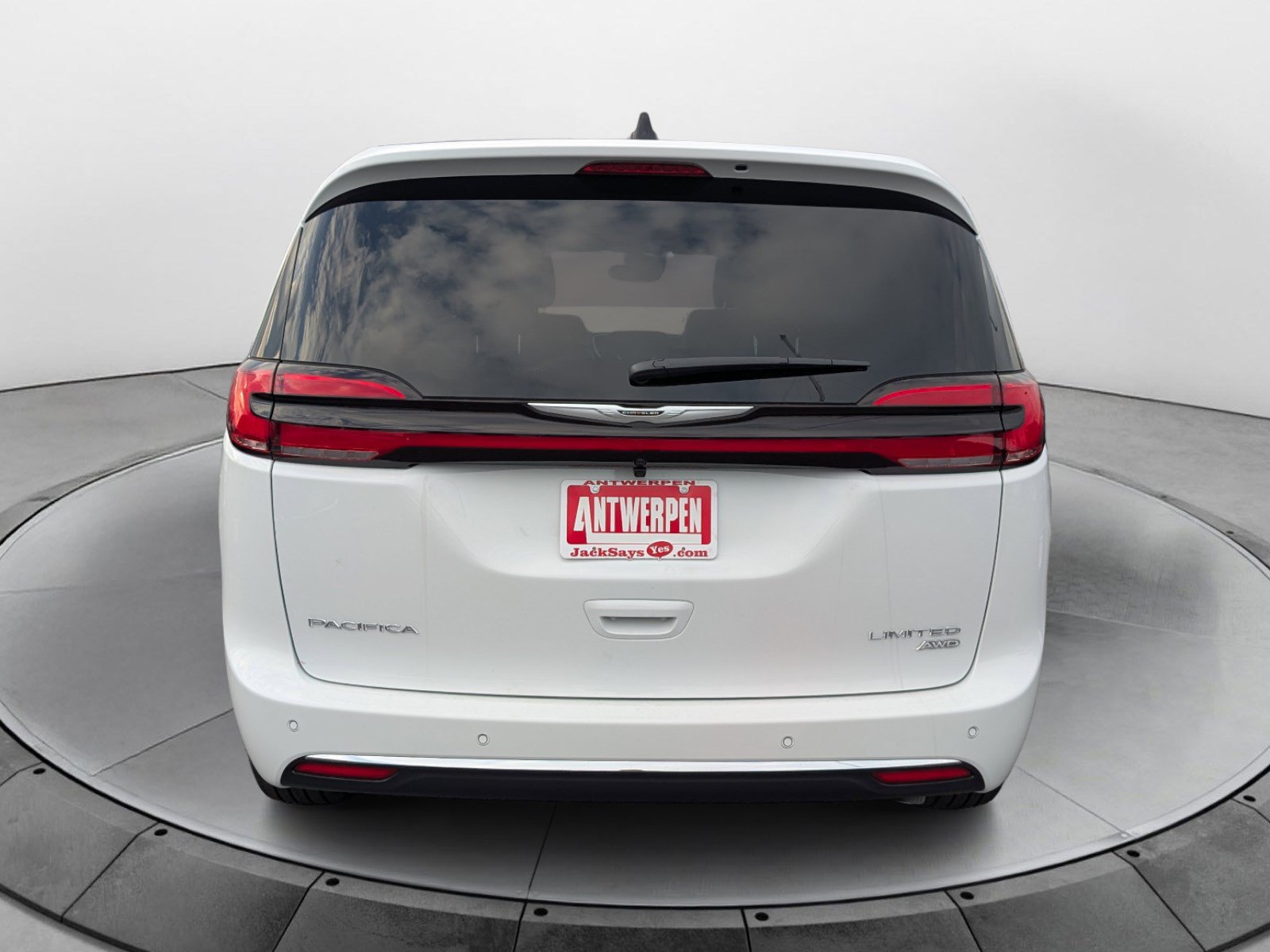 New 2026 Chrysler Pacifica Limited AWD/4WD image 4