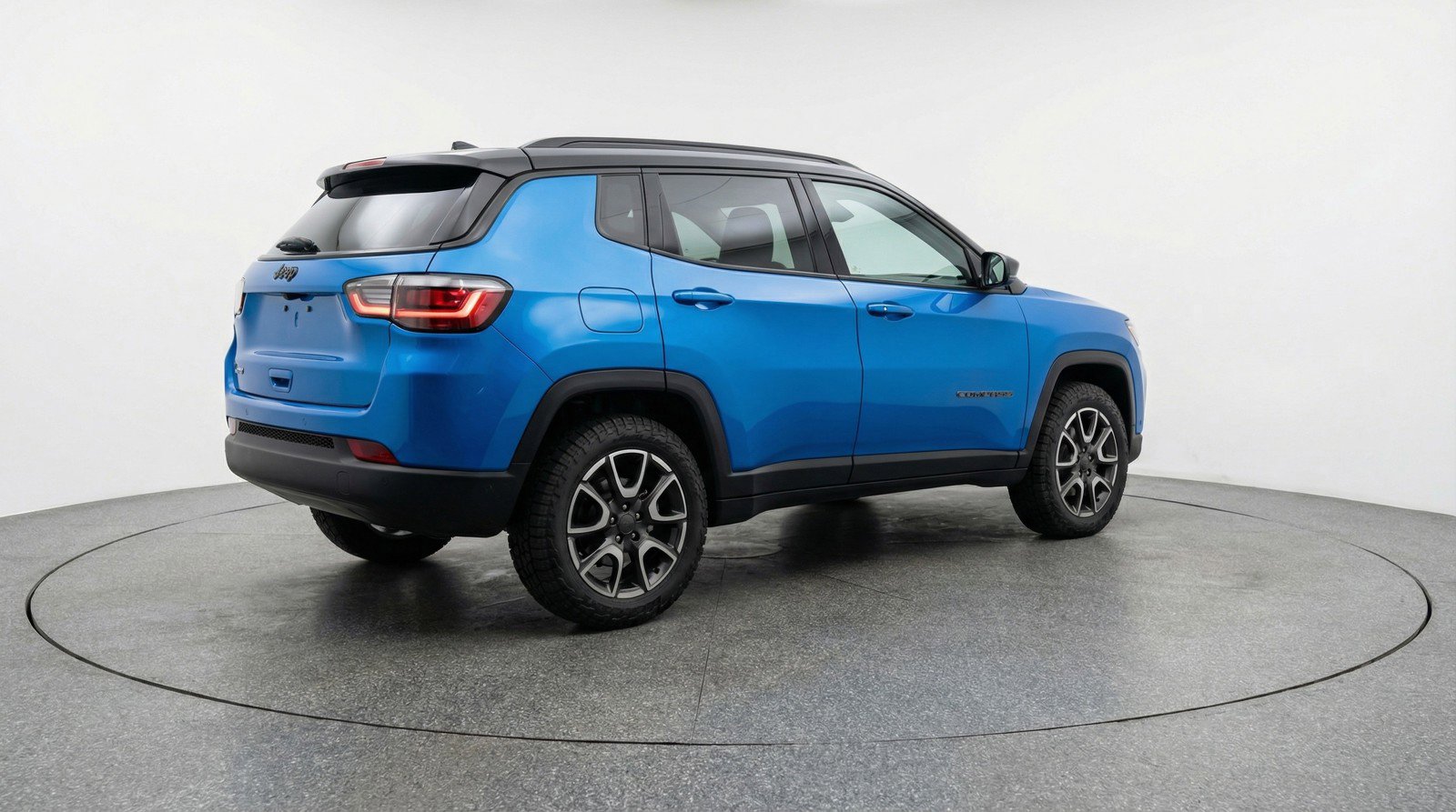 Used 2025 Jeep Compass Trailhawk AWD/4WD image 9