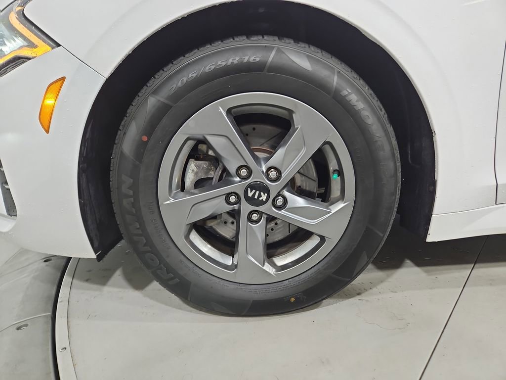 Used 2021 Kia K5 LXS image 26