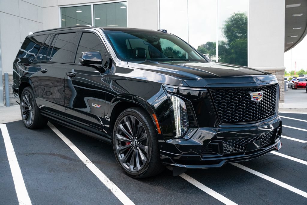 Used 2025 Cadillac Escalade ESV V AWD/4WD image 7