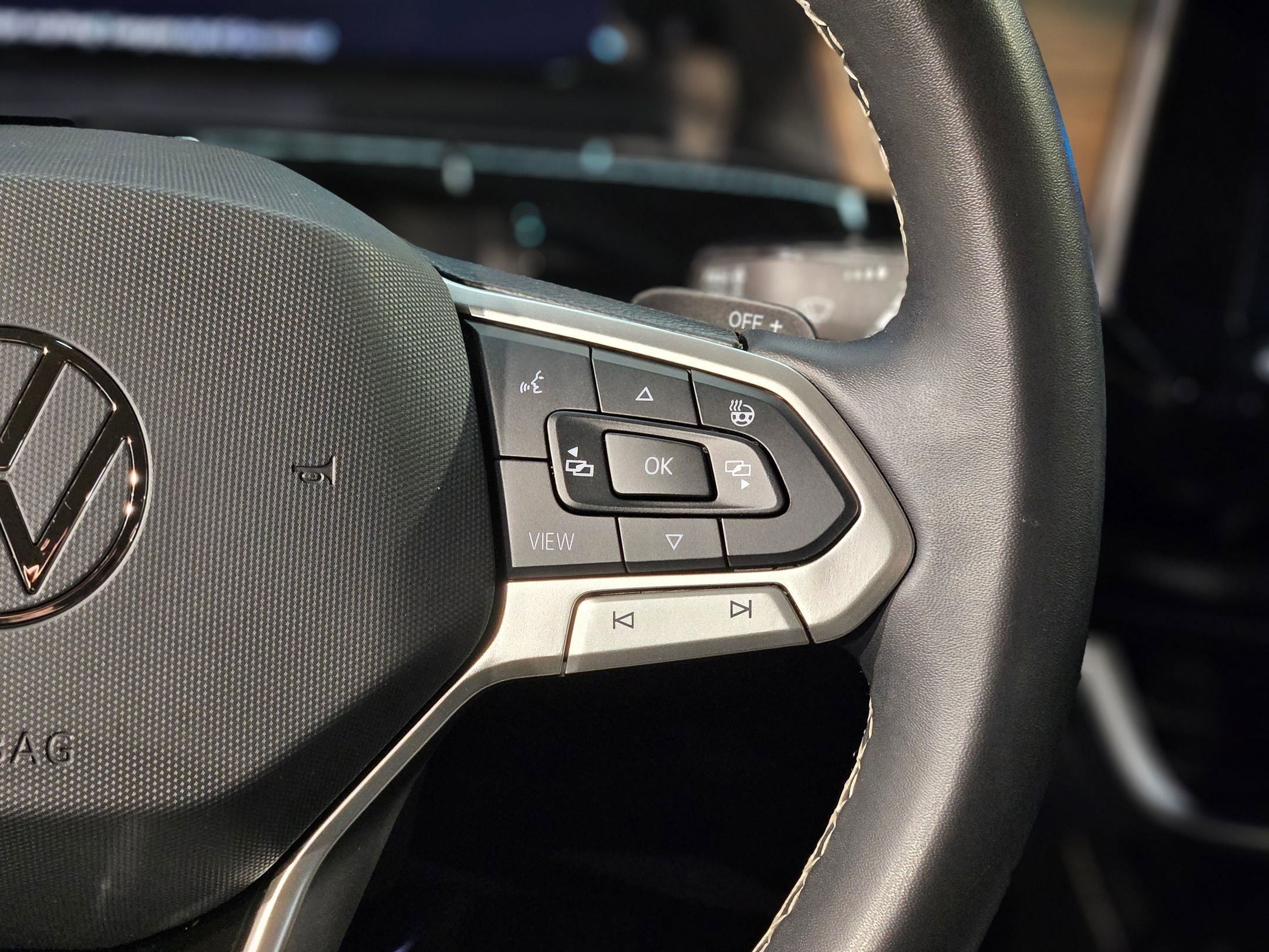 Used 2024 Volkswagen Atlas SE image 28