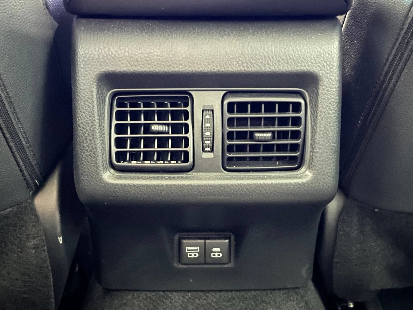 Used 2025 Toyota Camry XSE FWD image 39