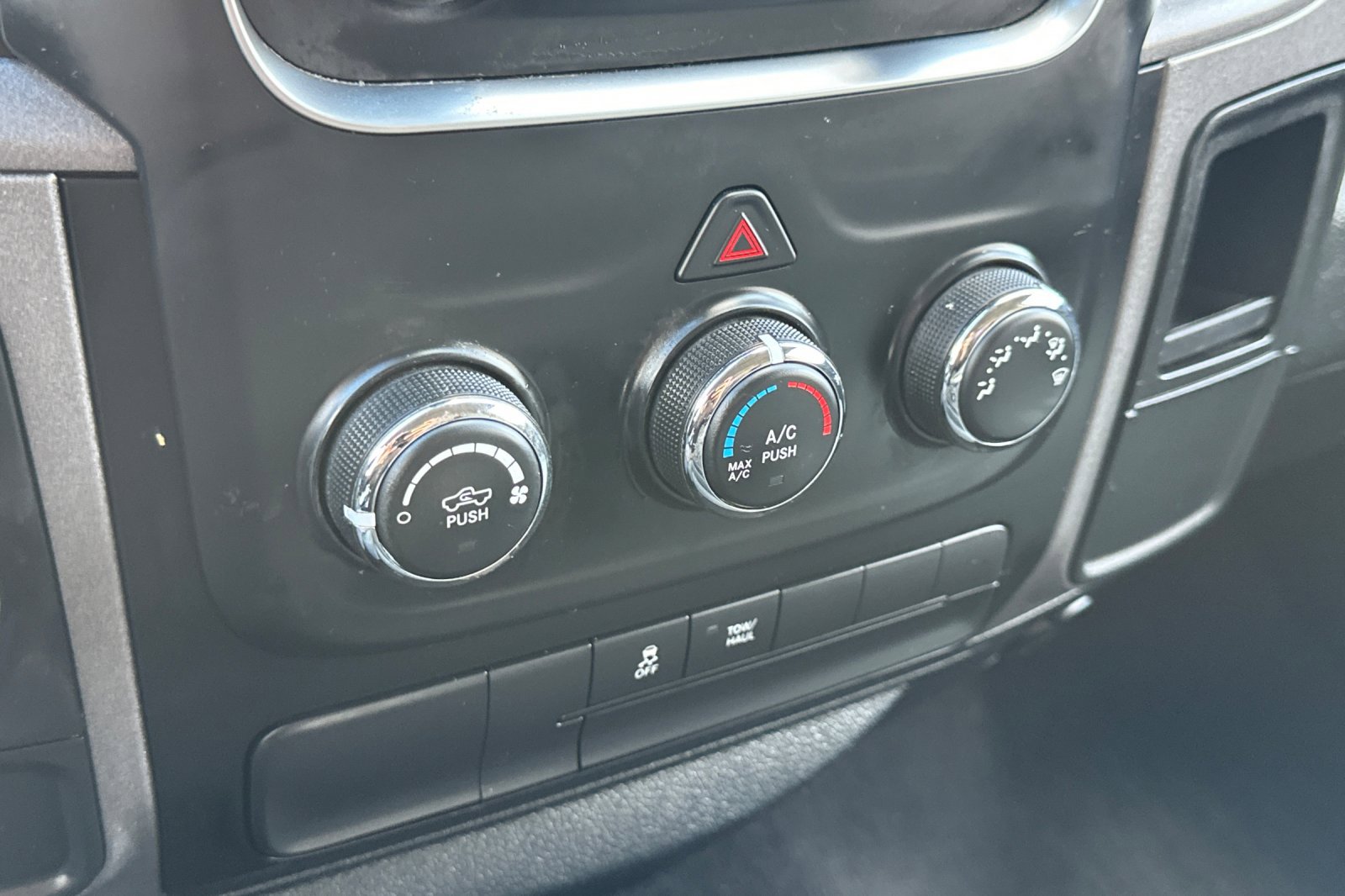 Used 2017 RAM 1500 Express image 24