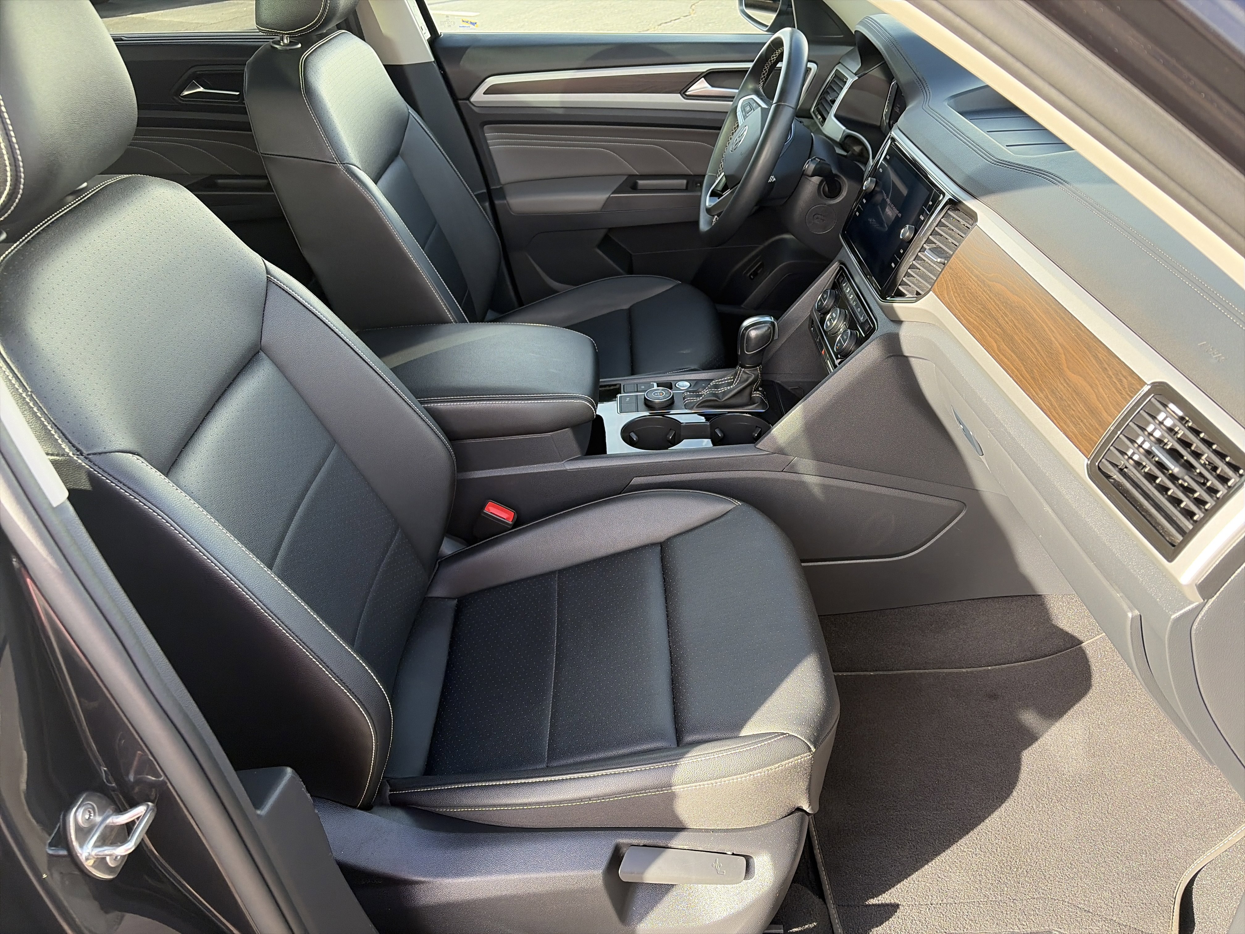 Used 2023 Volkswagen Atlas SE w/ Panoramic Sunroof Package image 28