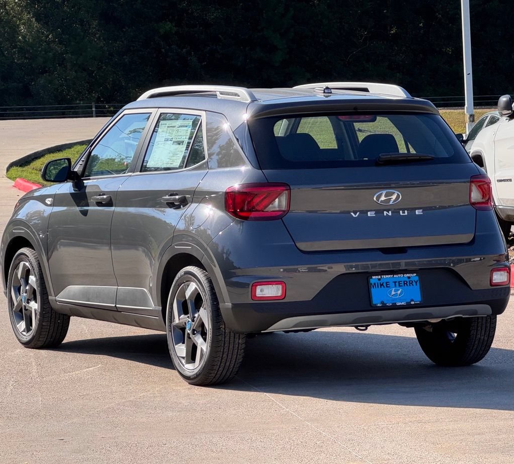 New 2026 Hyundai Venue SEL FWD image 12