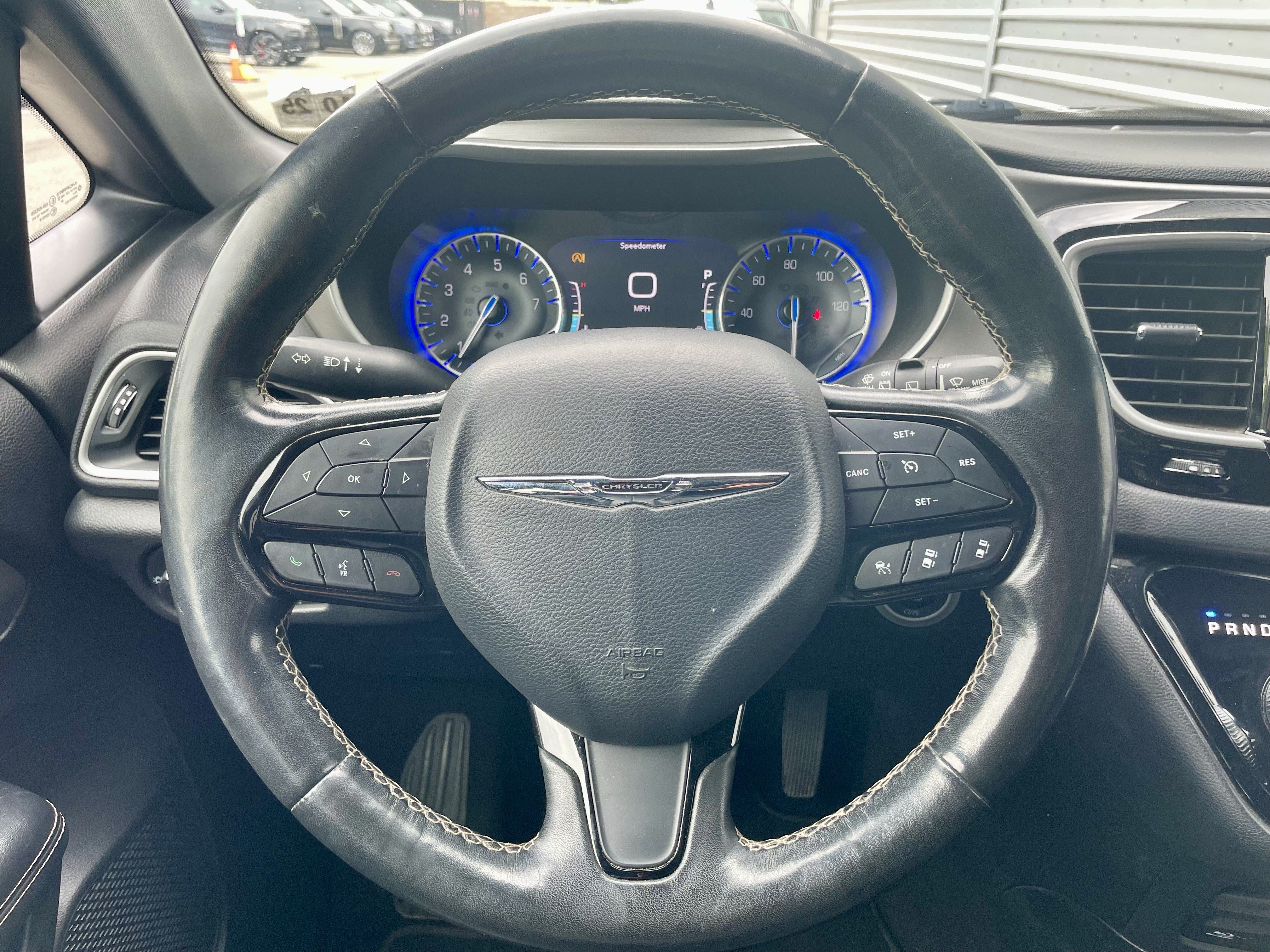 Used 2020 Chrysler Pacifica Touring-L w/ Advanced Safetytec Group AWD/4WD image 21