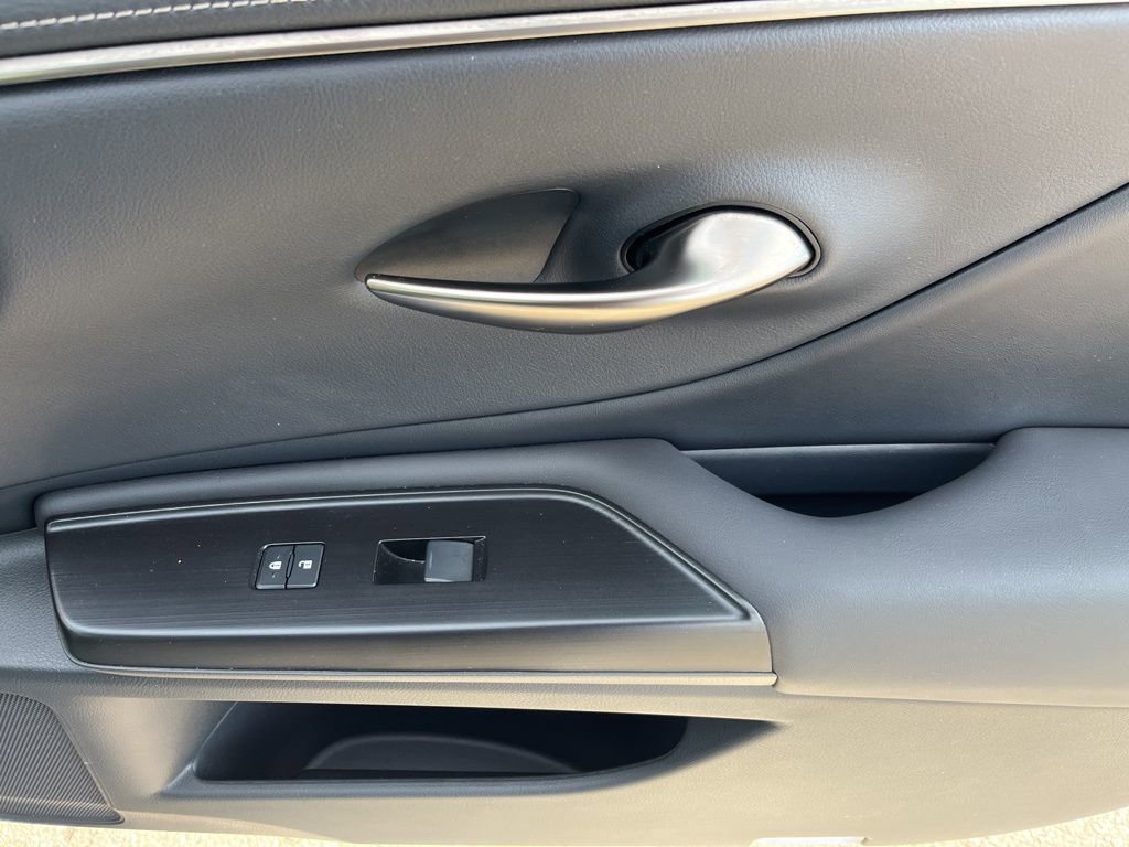 Used 2019 Lexus ES 350 Ultra Luxury image 55