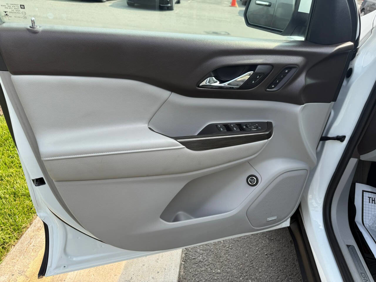 Used 2018 GMC Acadia SLT w/ LPO, Cargo Package image 23