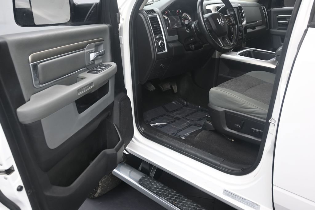 Used 2017 RAM 3500 Big Horn AWD/4WD image 10