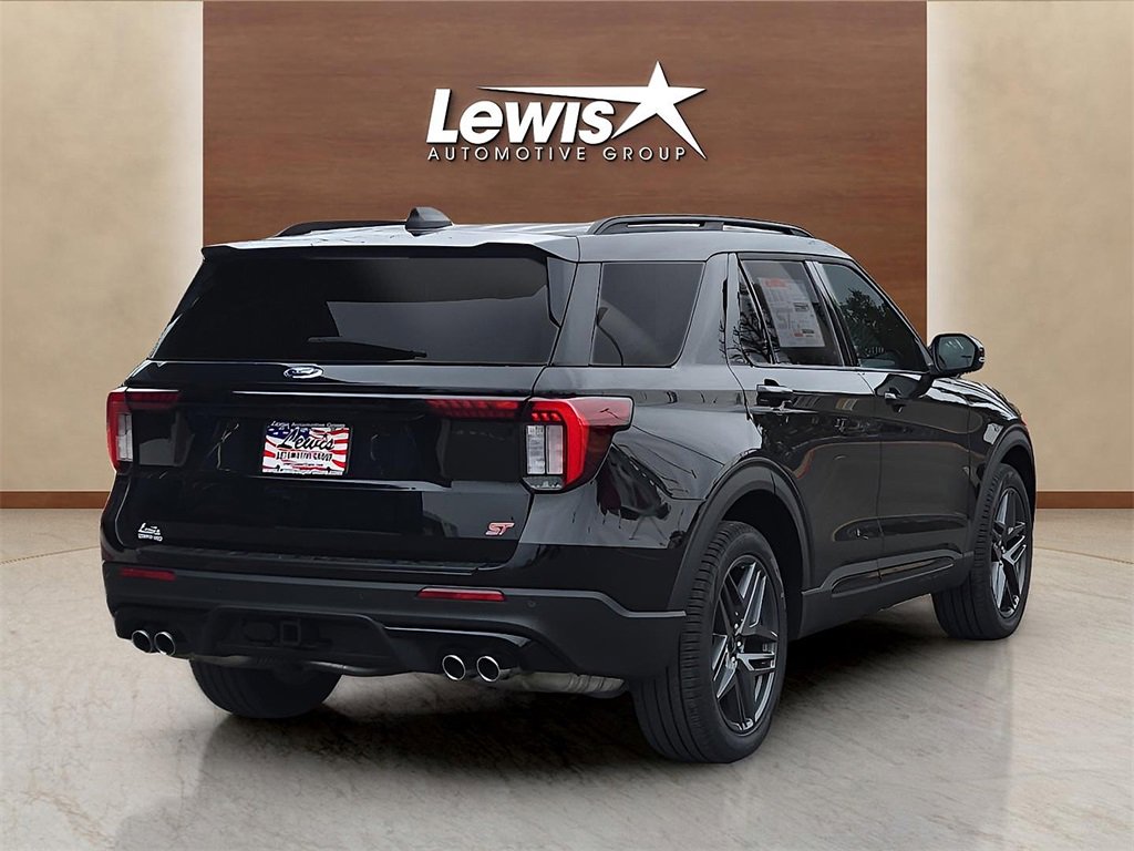 Used 2025 Ford Explorer ST image 5