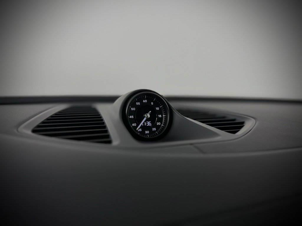 New 2025 Porsche Macan 4 Electric image 30