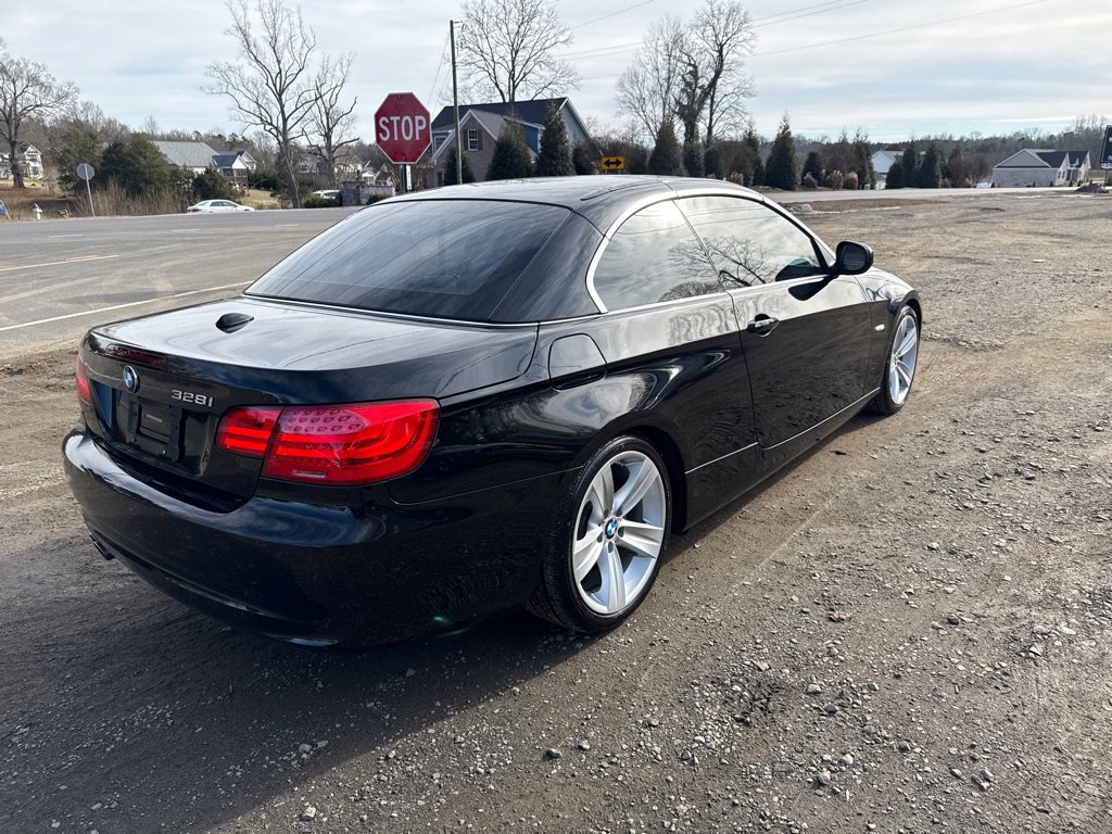 Used 2011 BMW 328i Convertible w/ M-Sport Package image 6