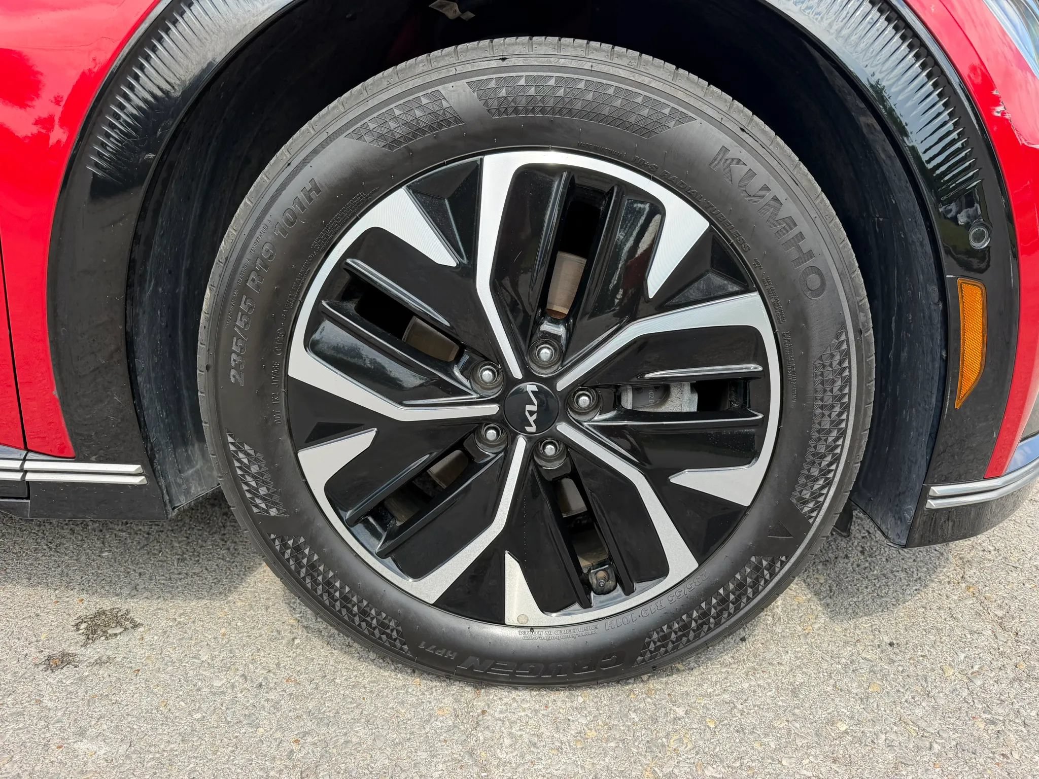Used 2022 Kia EV6 Wind w/ Wind Technology Package AWD/4WD image 12