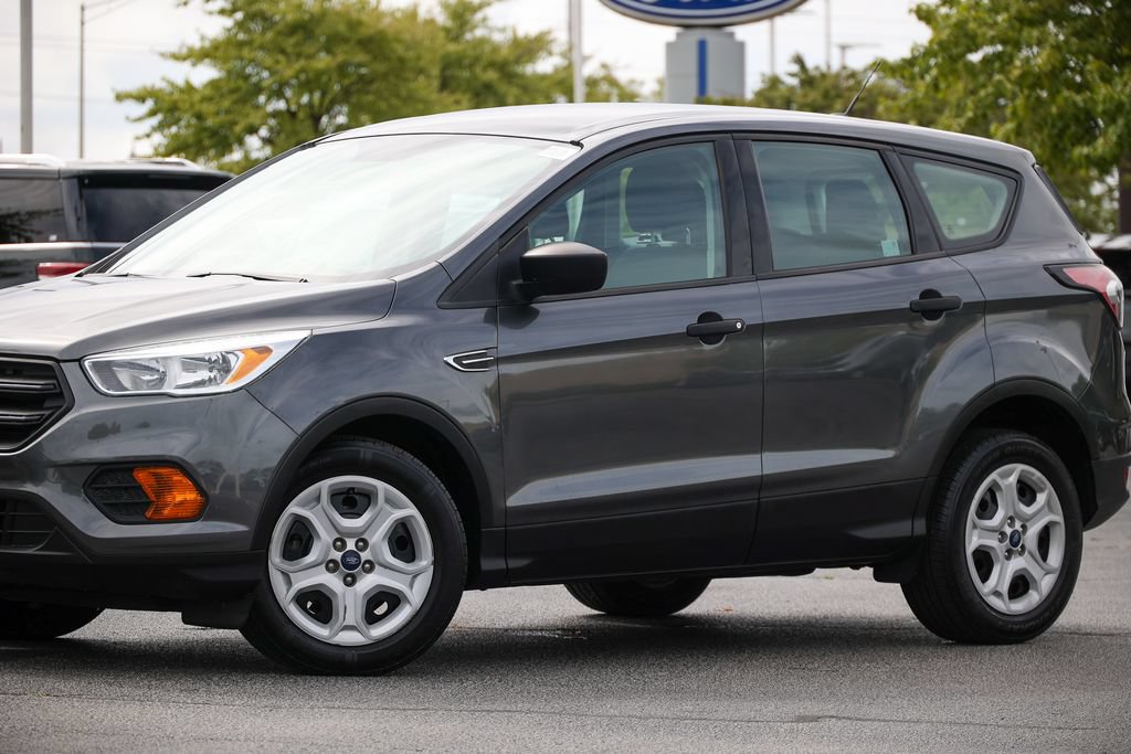 Used 2017 Ford Escape SE w/ SE Sport Appearance Package FWD image 10