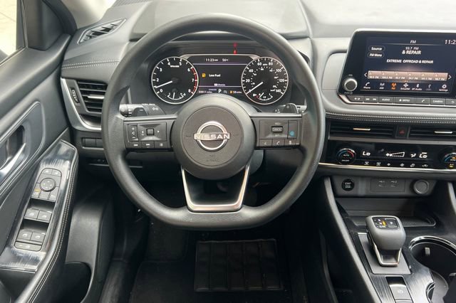 Used 2024 Nissan Rogue SV image 17