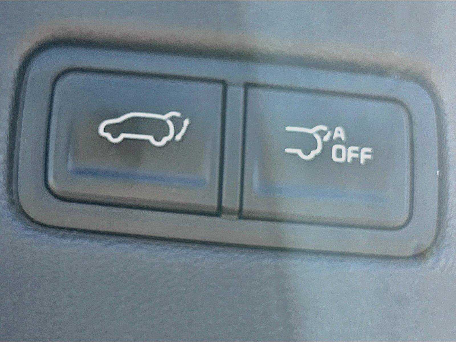 Used 2024 Kia Carnival EX FWD image 16