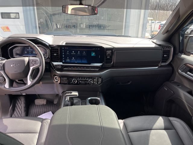 Used 2025 Chevrolet Silverado 1500 LT Trail Boss w/ Convenience Package II AWD/4WD image 12