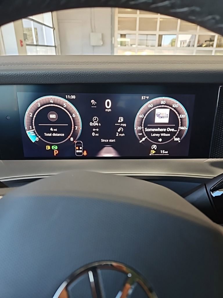 New 2026 Volkswagen Tiguan SE R-Line FWD image 34