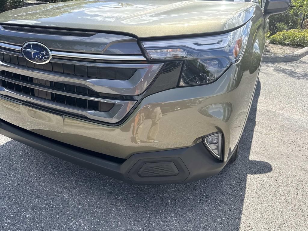 Used 2025 Subaru Forester Premium w/ Convenience Package #1 image 9