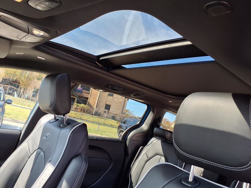 New 2026 Chrysler Pacifica Limited w/ S Appearance Package image 11