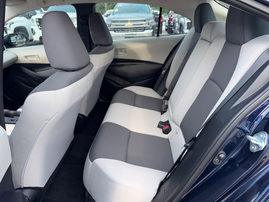 Used 2025 Toyota Corolla LE image 27