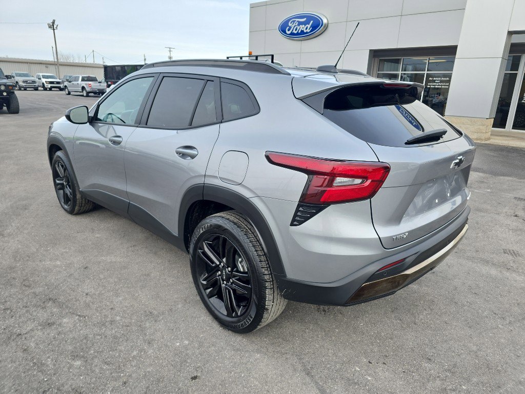 Used 2025 Chevrolet Trax ACTIV w/ Sunroof Package image 8