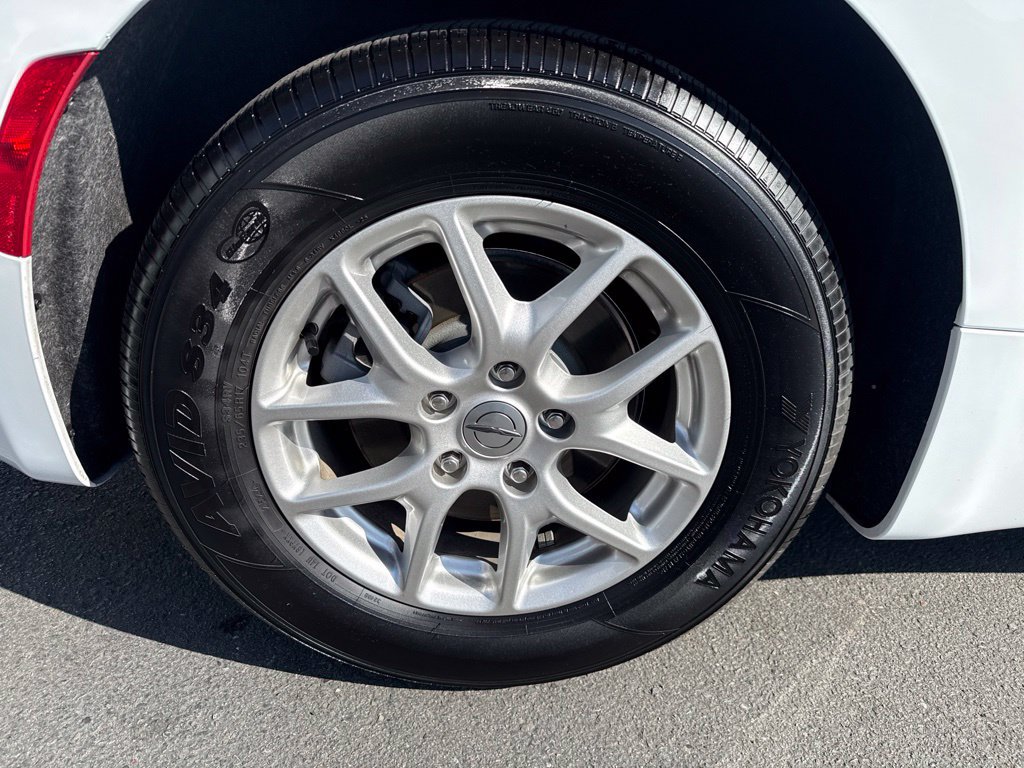 Used 2025 Chrysler Voyager LX FWD image 10