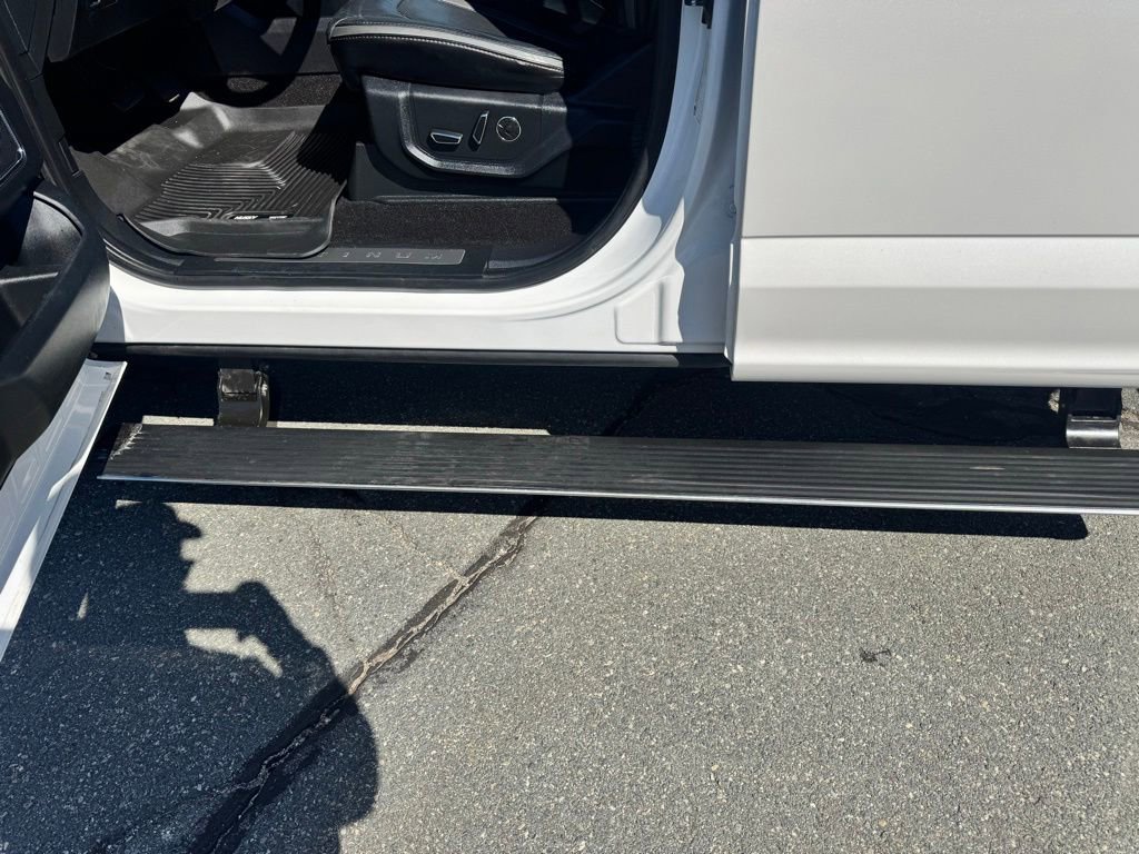 Used 2019 Ford F150 Platinum w/ Equipment Group 701A Luxury AWD/4WD image 9
