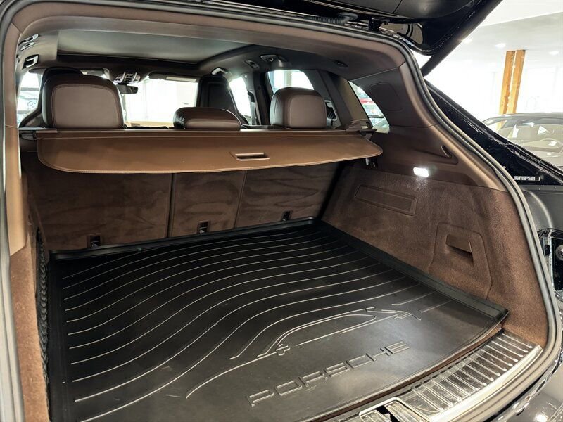 Used 2023 Porsche Cayenne image 45
