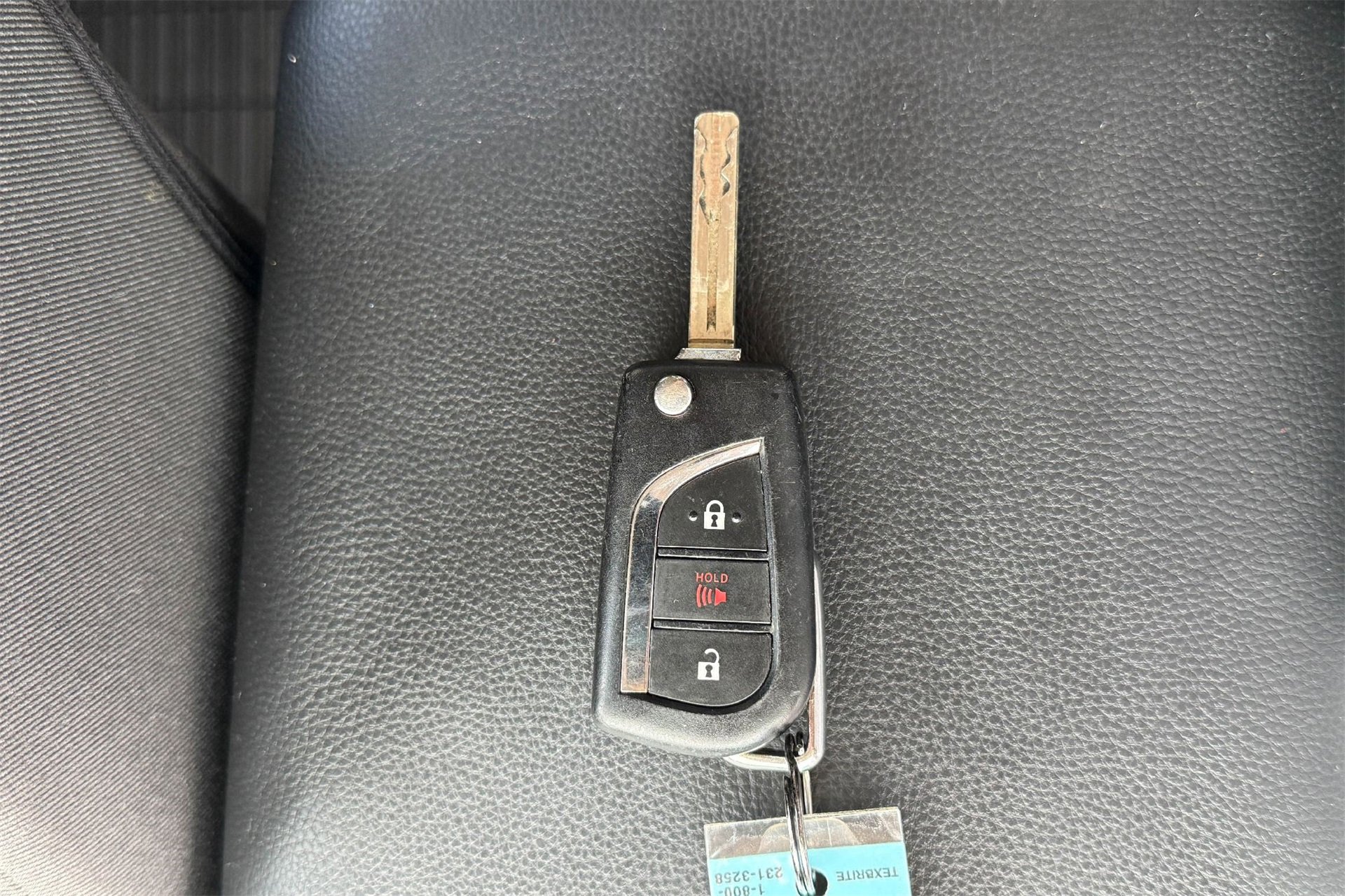 Used 2022 Toyota RAV4 LE image 20