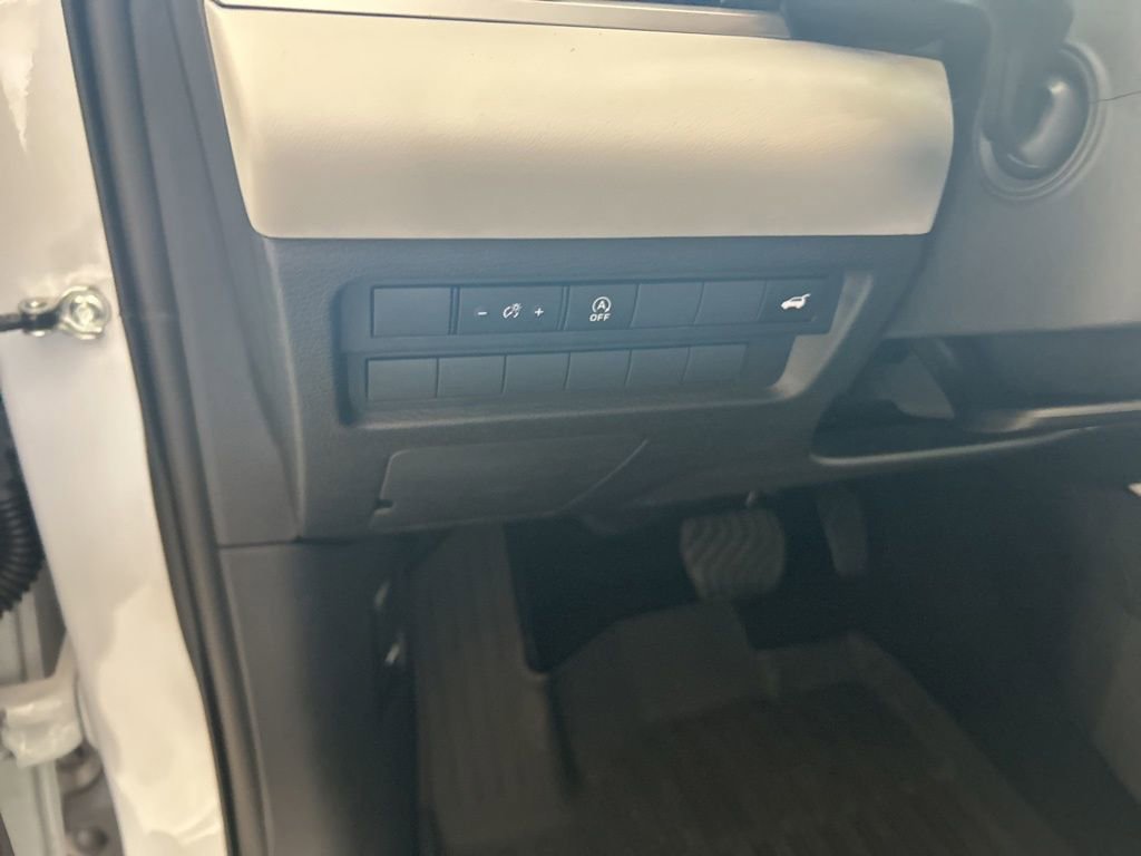 New 2026 Mitsubishi Outlander SE image 39