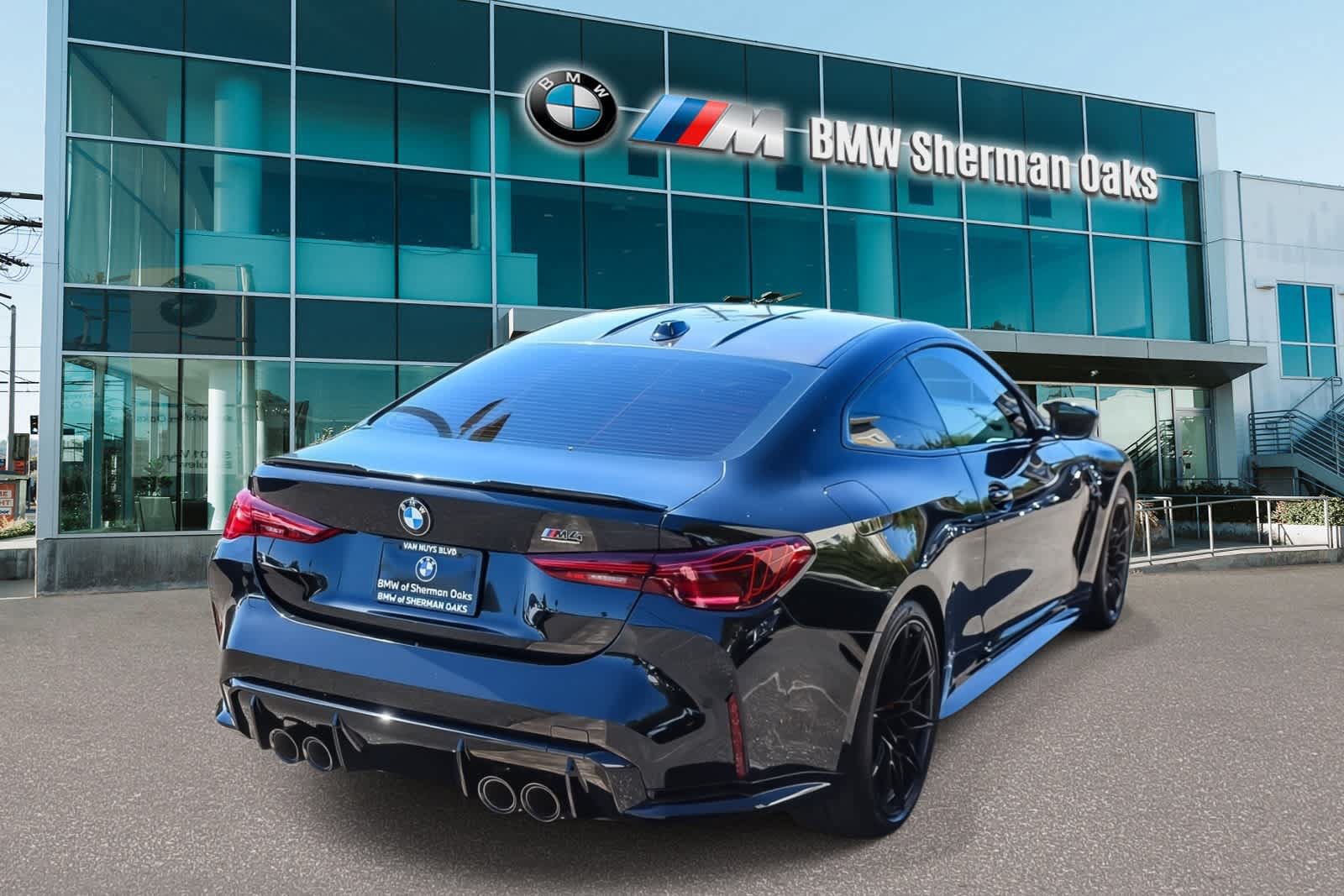 Used 2025 BMW M4 Competition w/ Executive Package RWD image 4