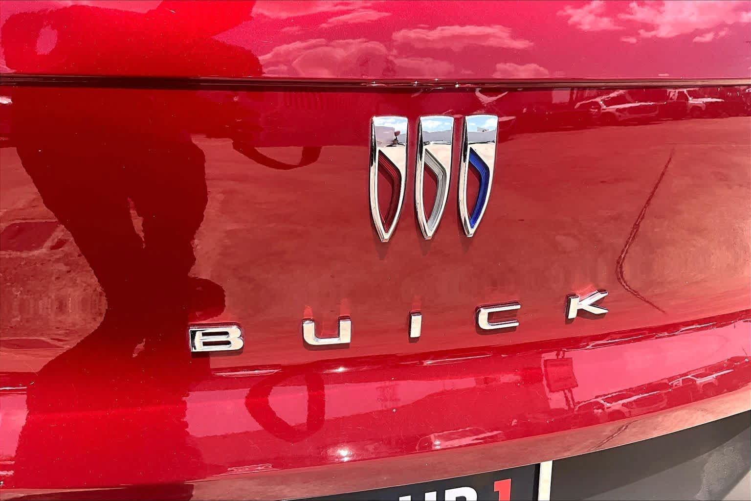 Used 2025 Buick Envista Preferred FWD image 31