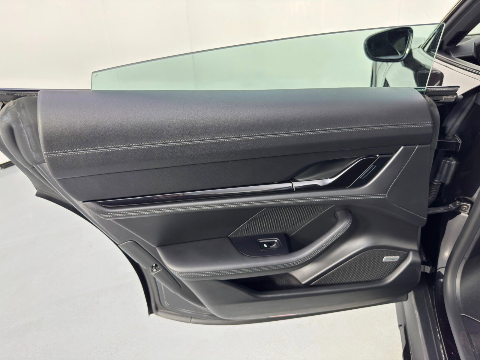 Used 2022 Porsche Taycan 4 Cross Turismo image 47