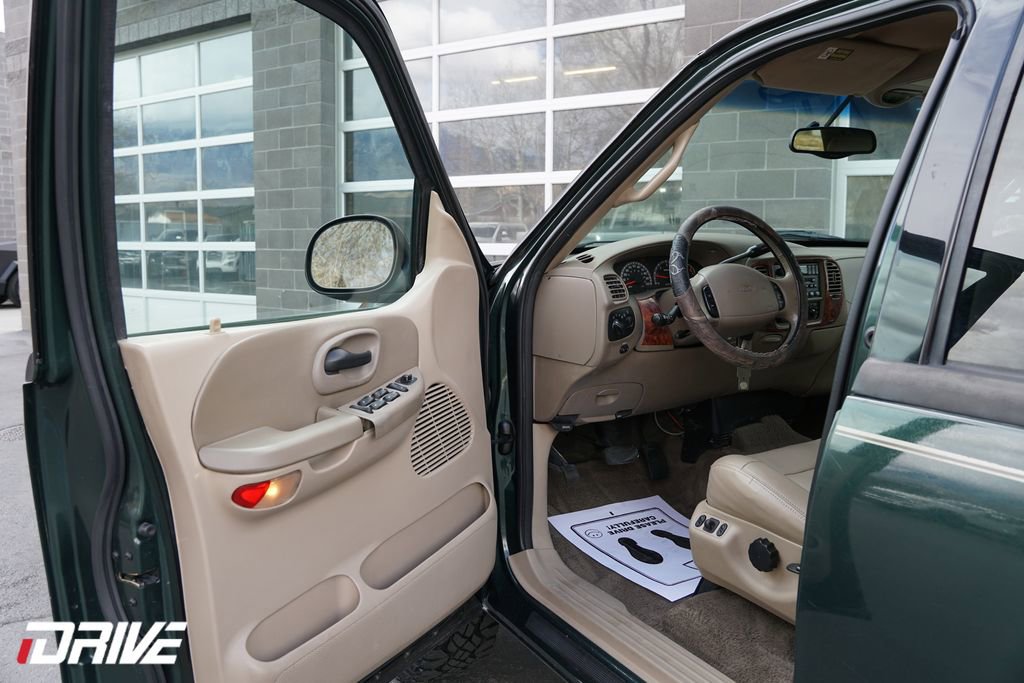 Used 2001 Ford F150 Lariat image 16