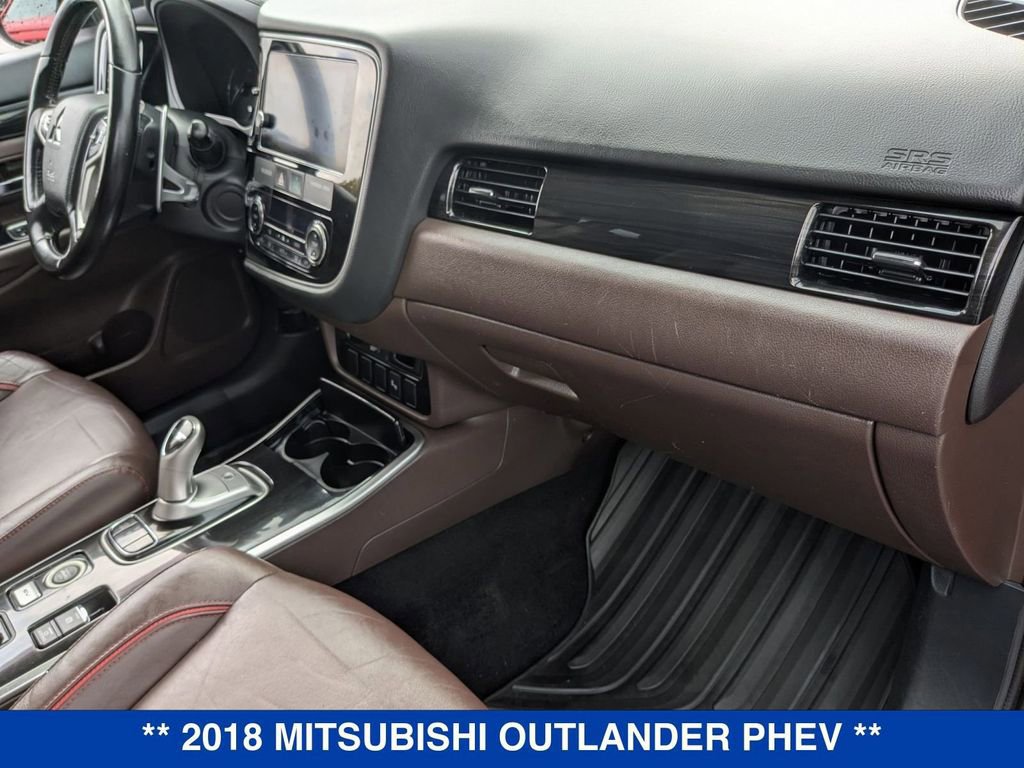 Used 2018 Mitsubishi Outlander SEL image 36