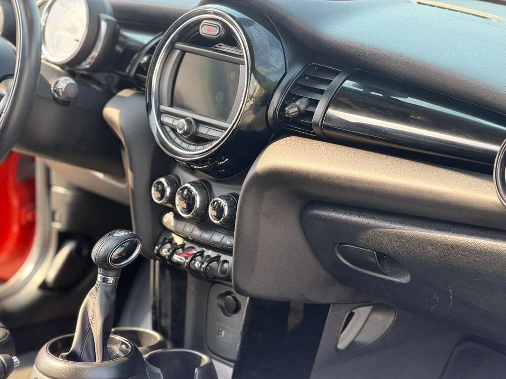 Used 2019 MINI Cooper 2-Door Hardtop FWD image 15
