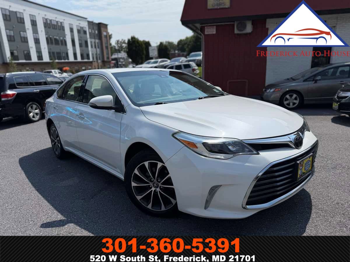 Used 2018 Toyota Avalon XLE w/ All Weather Liner Package FWD image 1