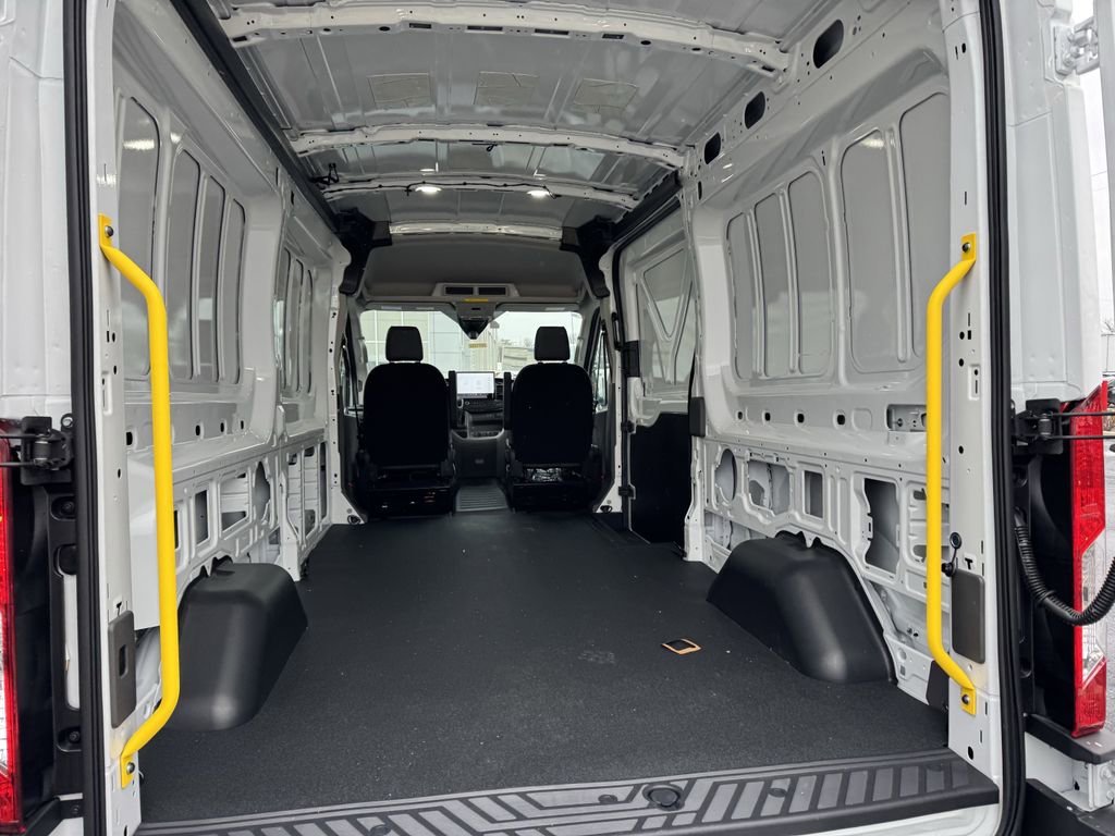 New 2026 Ford Transit 250 148 Medium Roof RWD image 15