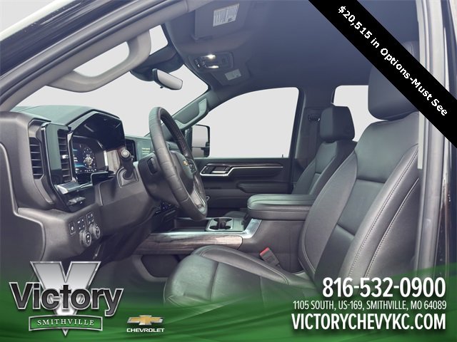 Used 2025 Chevrolet Silverado 2500 LTZ w/ Z71 Chrome Sport Edition image 9