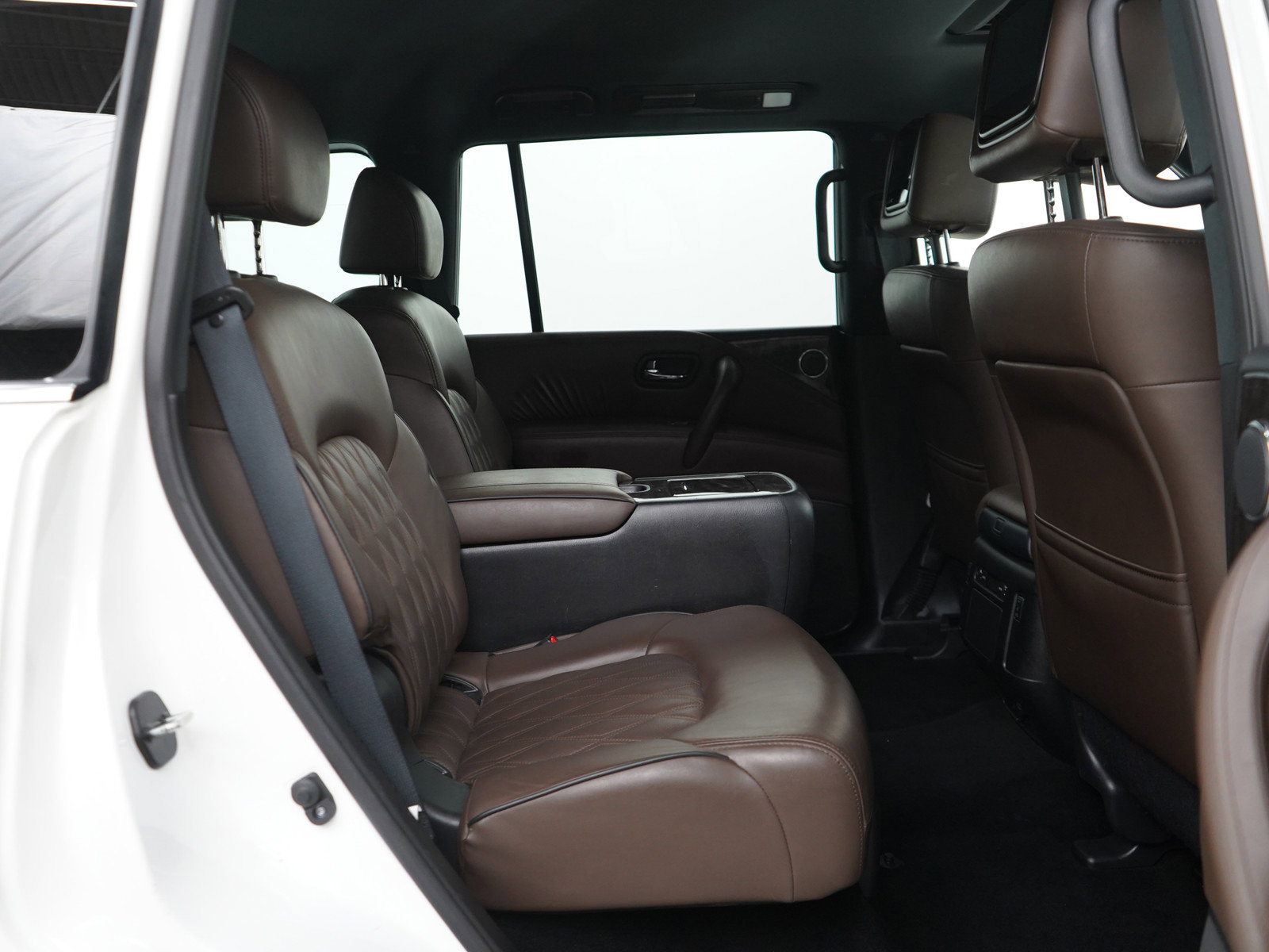 Used 2023 Nissan Armada Platinum w/ Captain's Chairs Package image 13