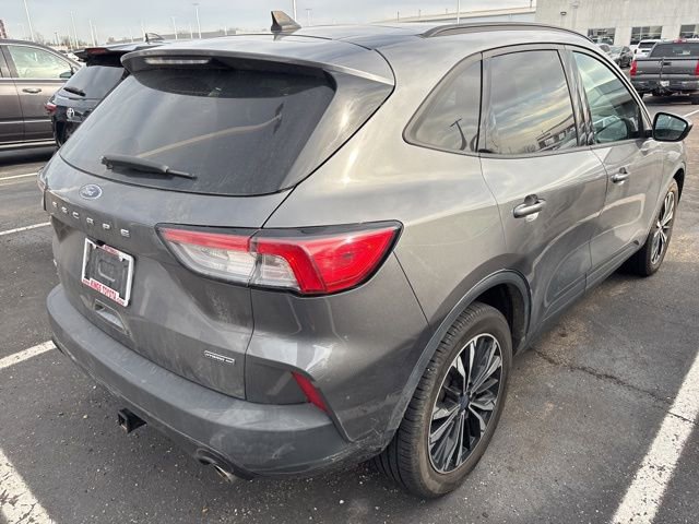 Used 2021 Ford Escape SE w/ SE Sport Appearance Package image 7