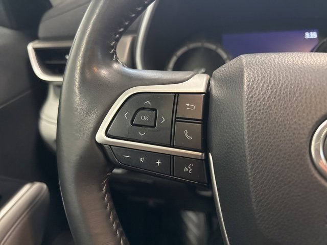 Used 2022 Toyota Highlander XLE image 32