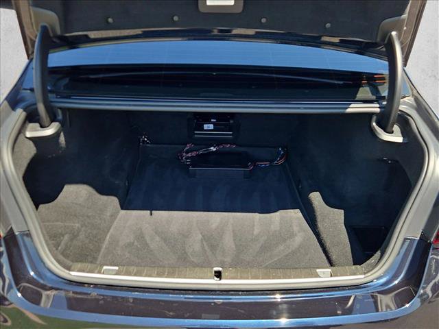 Used 2022 BMW 740i w/ M Sport Package RWD image 10