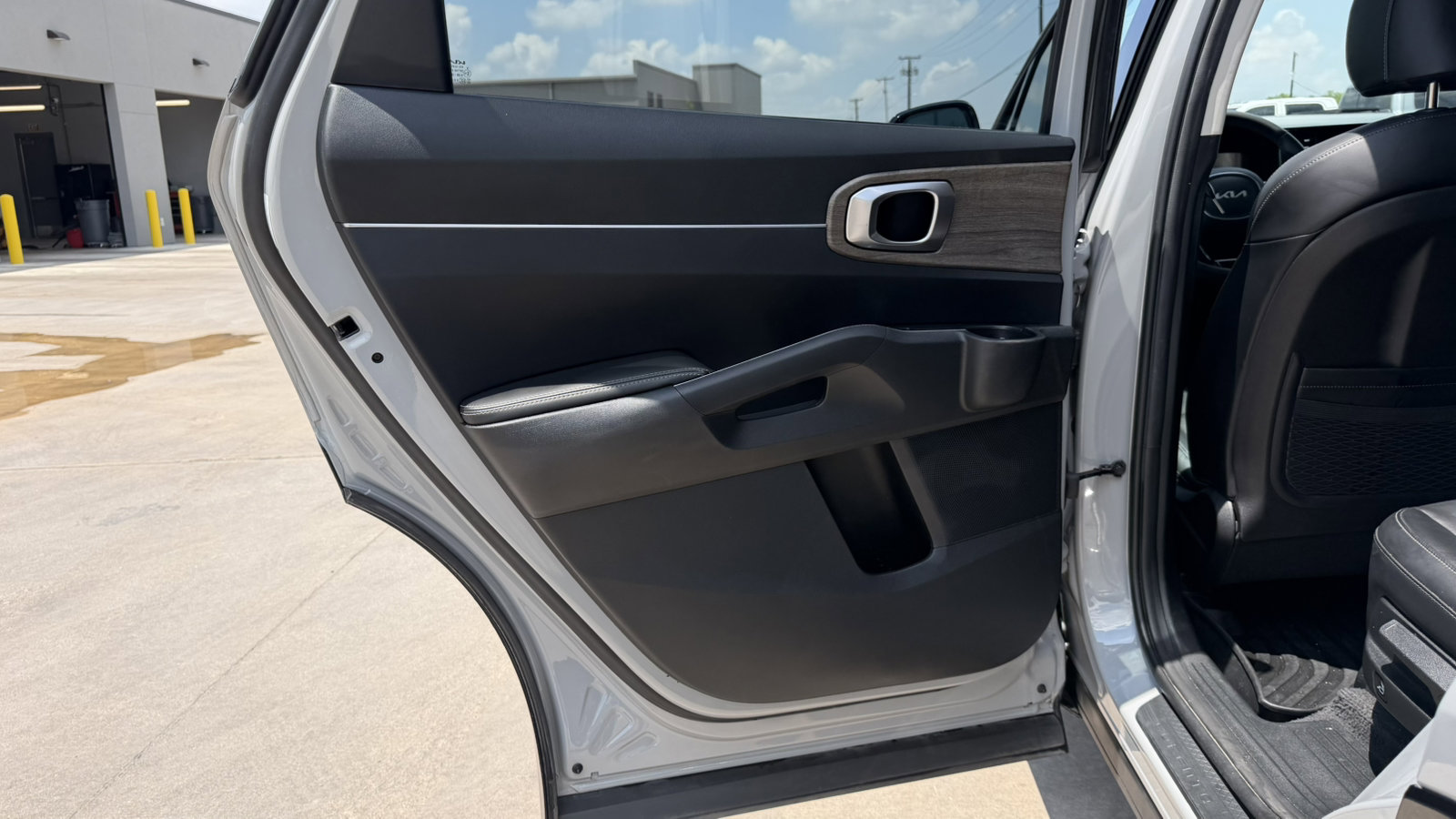 Used 2023 Kia Sorento EX w/ Panoramic Sunroof Package FWD image 15